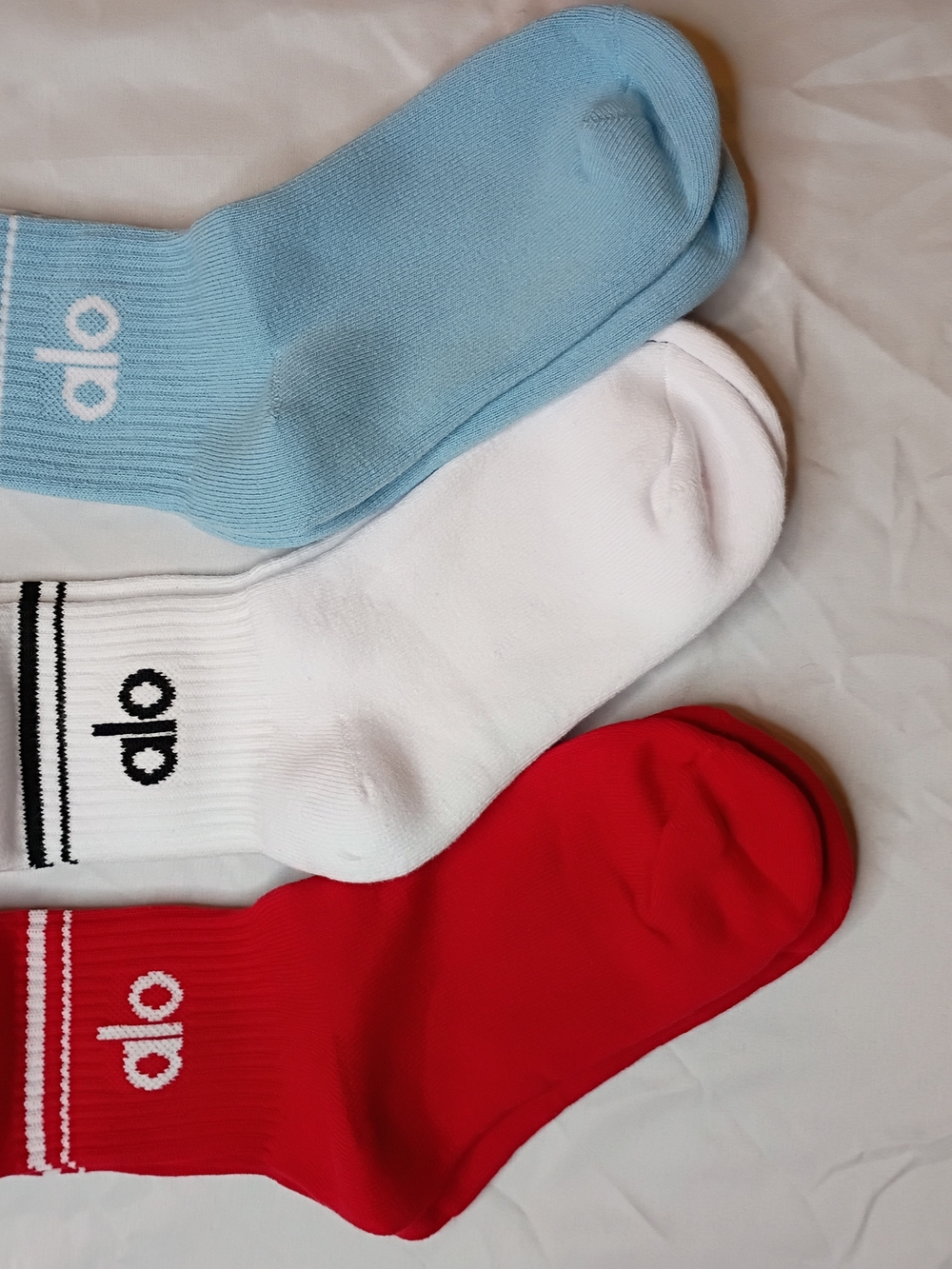 Alo Yoga Throwback Half Crew Socks 3 Pair Set Blue Red White